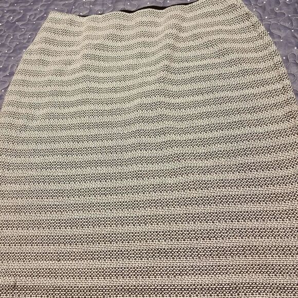 LOFT Dresses & Skirts - Loft skirt size small